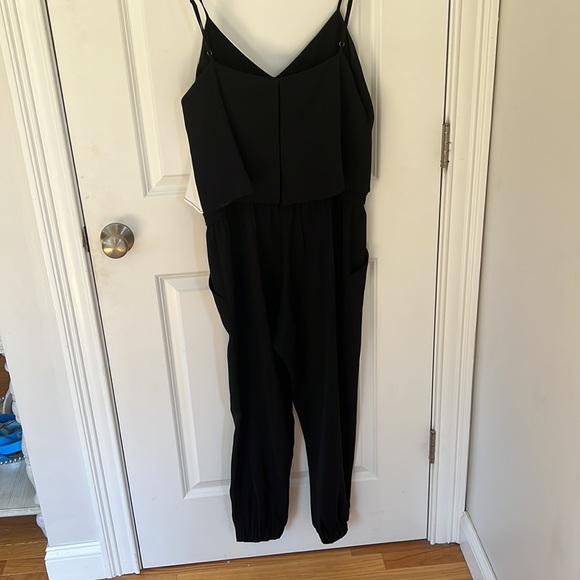 Parker jumpsuit with pockets - Picture 2 of 6